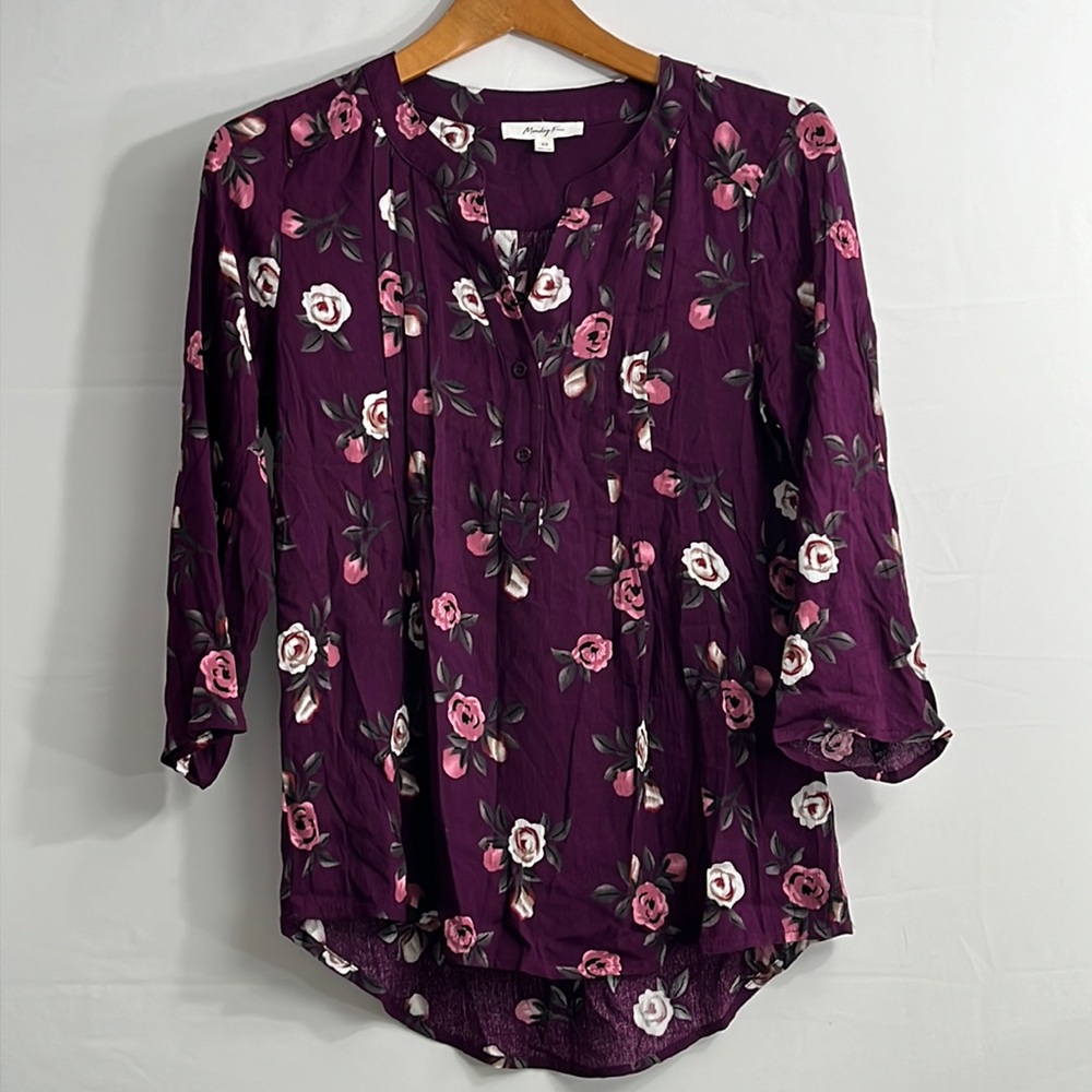 NEW Monday Fun XS Purple Floral Pleated Front‎ 3/4 Sleeve Tunic Blouse